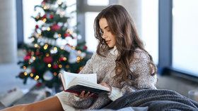 Nadchlo nás: Vánoce ponořené v knihách. Se kterými snadno utečete realitě?