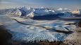 Aljašský ledovec Knik, místo, kde se zřítil vrtulník s Kellnerem na palubě