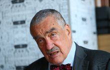 Karel Schwarzenberg (81) o odsouzené Tereze (22): Namluvili jí, že zbohatne ku*vením!