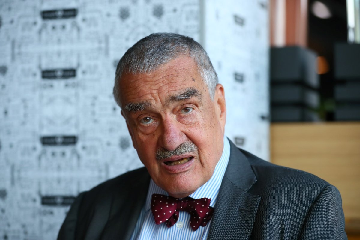 Kníže Karel Schwarzenberg během rozhovoru pro AHA!