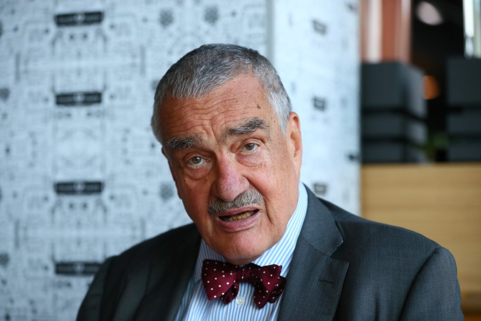 Kníže Karel Schwarzenberg (80) během rozhovoru