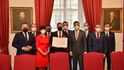 Zástupci koalic SPOLU a PirStan podepsali koaliční dohodu