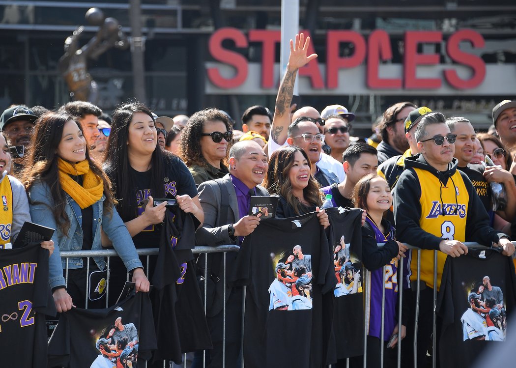 Fanoušci před Staples Center