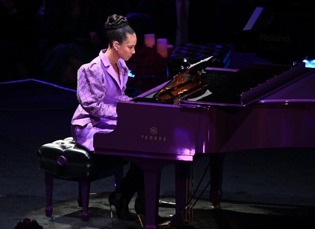 Alicia Keys zahrála Beethovenovu Měsíční sonátu