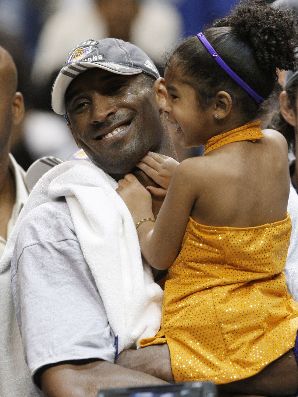 Kobe Bryant zahynul při nehodě soukromého vrtulníku  společně se svou 13letou dcerou Gigi