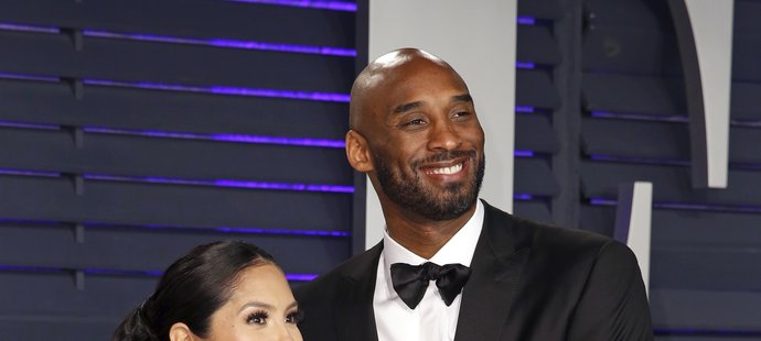 Bývalý basketbalista Kobe Bryant s těhotnou manželkou Vanessou