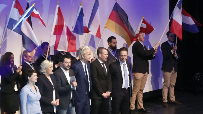 Špičky evropské krajní pravice se sešli na konferenci v německé Koblenci