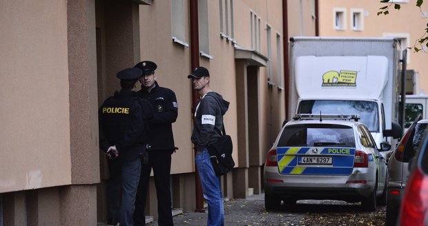 Policie zadržela muže, který se doma zabarikádoval.