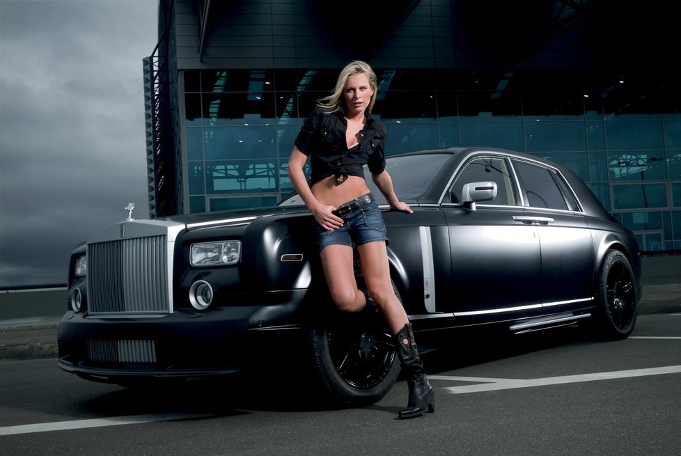 Diana Kobzanová - Rolls Royce Mansory Conquistador