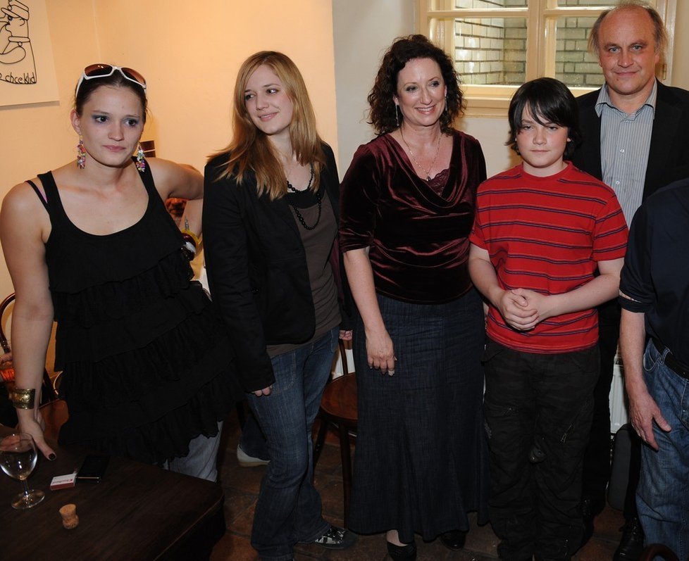 Kocábova rodina: dcera Natálie, dcera Jessika, exmanželka Marsha, syn Miki a Michael Kocáb