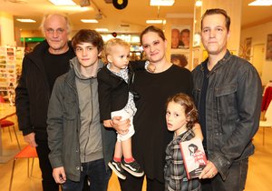 Natálie Kocábová s rodinkou
