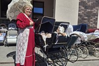 Ráj kočárků na srazu u Brna: Nejstarší exemplář je z Anglie z roku 1810!