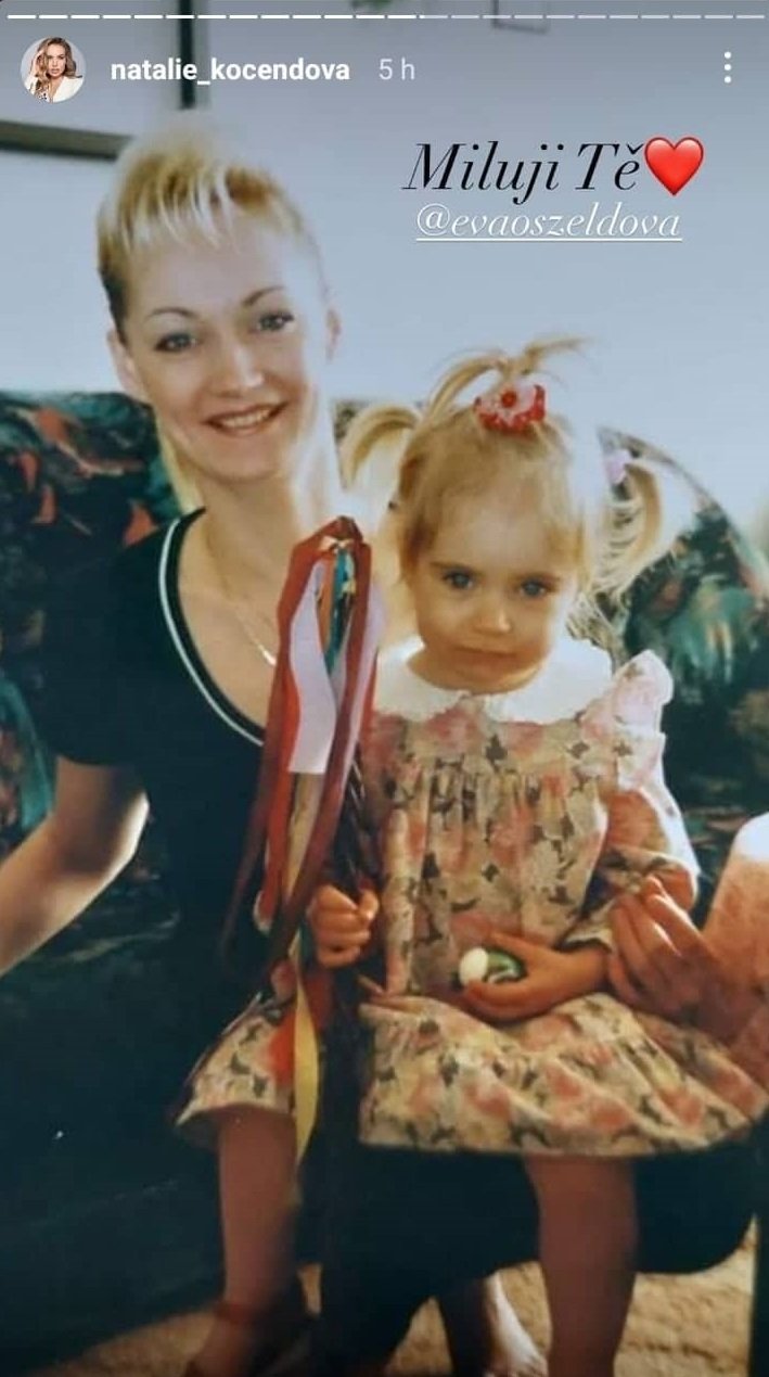 Natálie Kočendová ukázala svou krásnou maminku.