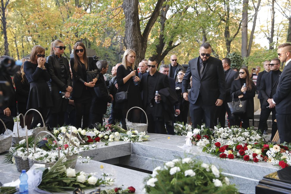 Filip na pohřbu Jana Kočky