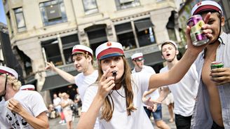 Evropa se dál zadlužuje. Pět zemí překročilo kritickou hranici, riziko ale nesou všichni Evropa se dál zadlužuje. Pět zemí překročilo kritickou hranici, riziko ale nesou všichni