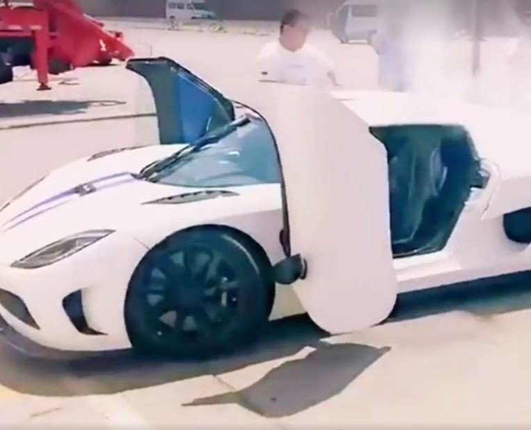 Požár Koenigseggu Agera R