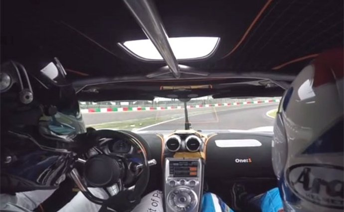 Video: Koenigsegg One:1 předvádí svou monstrózní rychlost na okruhu v Suzuce