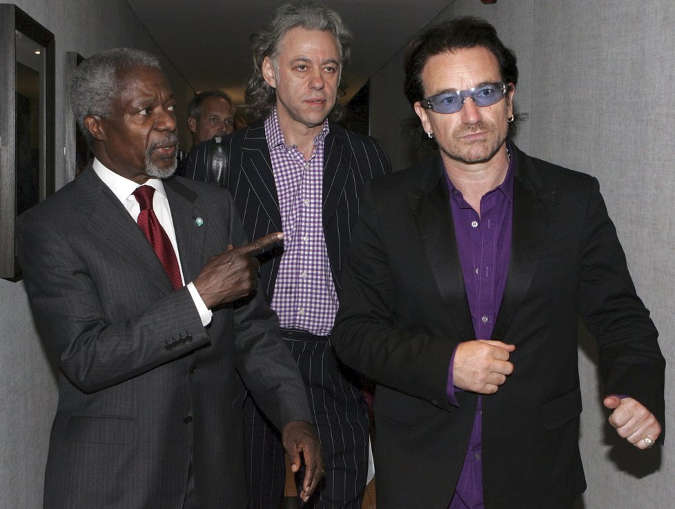 Kofi Annan a zpěvák U2 Bono Vox