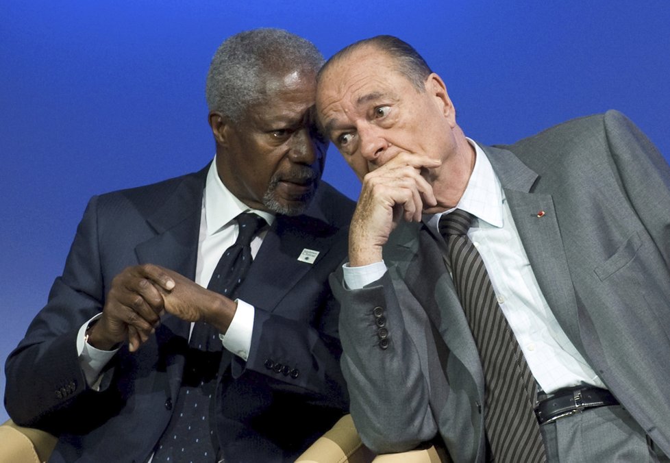 Annan s bývalým francouzským prezidentem Chiracem