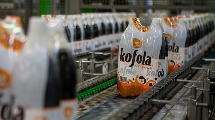 Nápojářská skupina Kofola kupuje nadpoloviční podíl ve firmě Chachar catering, která provozuje desítky restaurací Chacharova Hasičárna a Chacharova pizza. Nápojářská skupina Kofola kupuje nadpoloviční podíl ve firmě Chachar catering, která provozuje desítky restaurací Chacharova Hasičárna a Chacharova pizza.