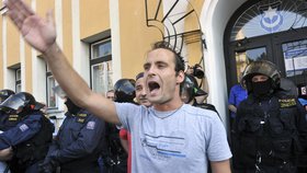 Podvodník a organizátor protiromských pochodů na Šluknovsku Lukáš Kohout má jít do vězení