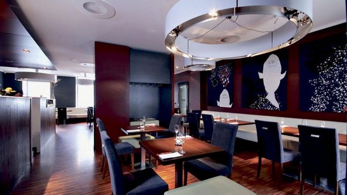 Koishi. Designová restaurace sespecializuje na suši a rybí pokrmy