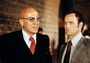 Kevin Dobson a Telly Savalas v seriálu Kojak