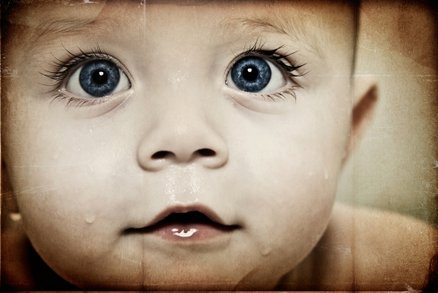 Modré, hnědé, zelené? Jakou barvu očí bude dítě nakonec mít? 