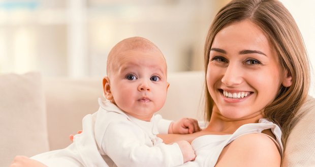 Zelená stolice u kojenců: Je to průšvih, nebo ne? 