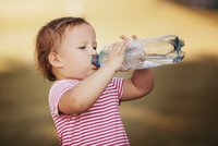 Víte, co by mělo pít vaše dítě?