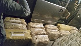 Nález 400 kg kokainu na ruské ambasádě v Buenos Aires.