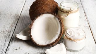 Kouzelný kokosový olej: 5 způsobů, jak ho využít pro krásu