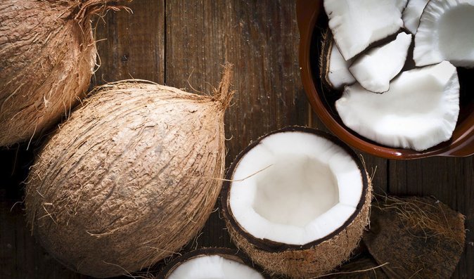 Kokosový olej: Užitečný pomocník pro vaše tělo, při vaření i pro domácí mazlíčky