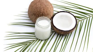 Proč milujeme kokosový olej? Je skvělý na vlasy, pleť i do kuchyně!