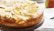 Podmáslový koláč s jablky a vanilkovým krémem
