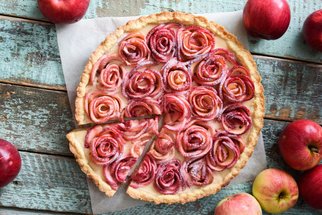 10 nejlepších receptů na jablečné koláče: S kefírem, mřížkou, drobenkou i čokoládou
