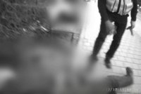 Drama v Brně: Muž zkolaboval na zastávce MHD, padl tváří k zemi