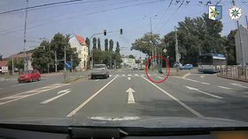 Muž v Ostravě-Přívoze zkolaboval a padl na silnici přímo před projíždějící hlídku.
