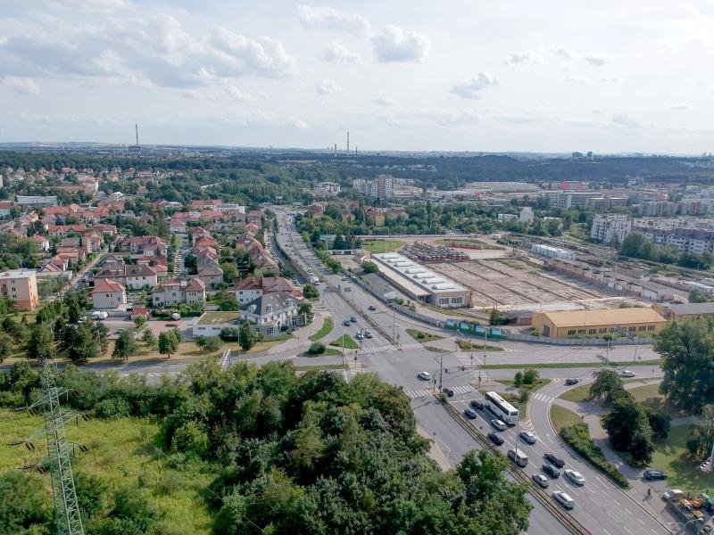  Křižovatka ulic Kolbenova a Kbelská se má v budoucnosti proměnit a hlavní provoz by měl vést hlavně pod zemí. 