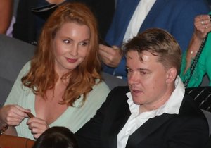 Petr Kolečko a Denisa Nesvačilová na premiéře muzikálu Biograf láska.