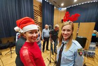 Nesem vám noviny, zpívají strážníci z Brna: Unikátní koledy pomohou nemocným dětem