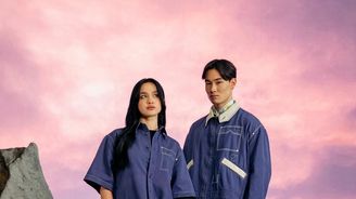 EXPO 2025: Jan Černý zkombinoval pro personál národního pavilonu v Ósace japonský workwear a české montérky EXPO 2025: Jan Černý zkombinoval pro personál národního pavilonu v Ósace japonský workwear a české montérky