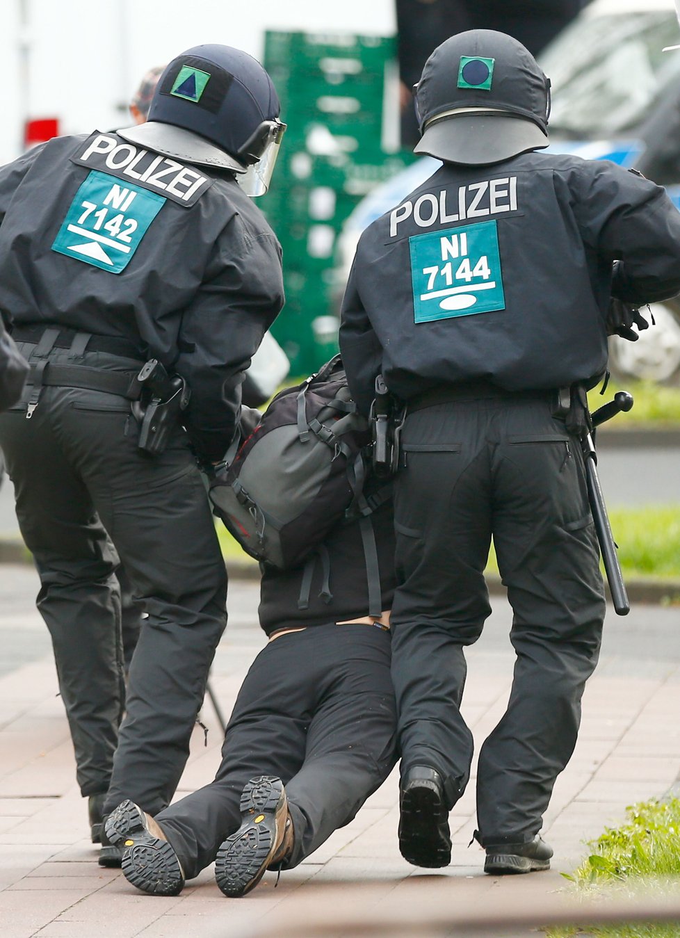 Protesty proti sjezdu pravicové a protiuprchlické strany AfD v Kolíně nad Rýnem