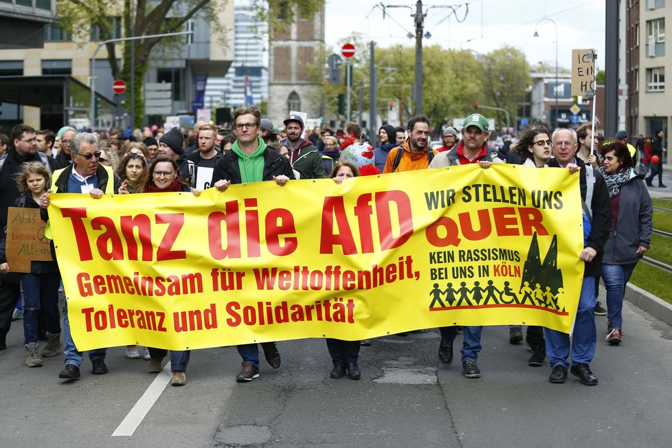 Protesty proti sjezdu pravicové a protiuprchlické strany AfD v Kolíně nad Rýnem