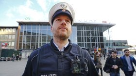 Informoval veřejnost o sexuálních útocích v Kolíně nad Rýnem: Policie chce neznámého insidera stíhat.