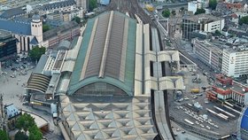 Střelba na vlakovém nádraží v Kolíně