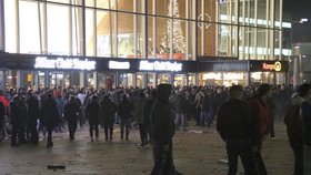 Silvestrovské nepokoje v centru Kolína nad Rýnem