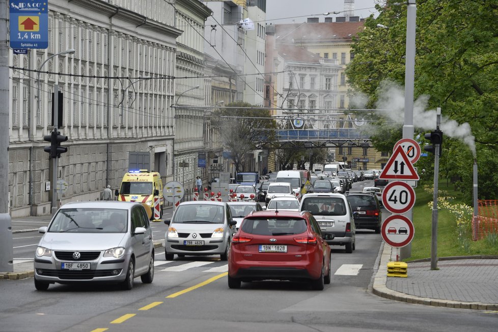 Kvůli opravě v ulici Koliště je Brno ještě více neprůjezdné než obvykle.