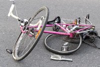 Po střetu s autem na Třeboňsku zemřel cyklista: Prý nebyl osvětlený