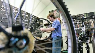 První česká tečka za cyklobyznysem. Ambiciózní hráč padl, další balancuje, trh vyhlíží dva roky chaosu První česká tečka za cyklobyznysem. Ambiciózní hráč padl, další balancuje, trh vyhlíží dva roky chaosu